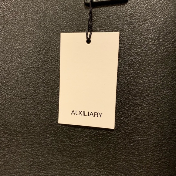 NWT Aritzia Auxiliary Leather Tote Bag - Picture 4 of 8